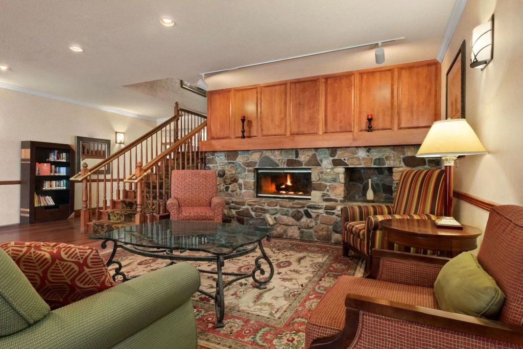 Country Inn & Suites by Radisson, Stevens Point, WI