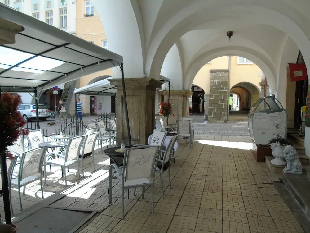 Grand Luxury Hotel