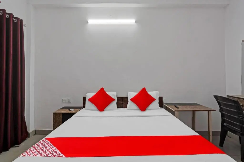 OYO Flagship 80598 Hotel Grand Shiva