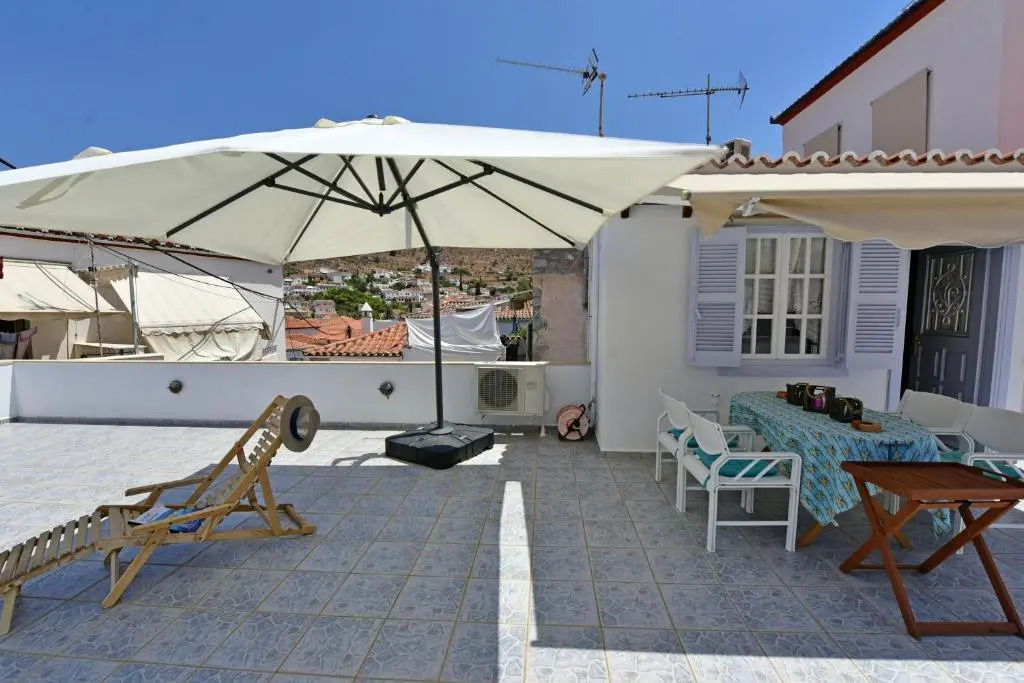 Arco I/ Downtown Rustic Apartment/4 min from port