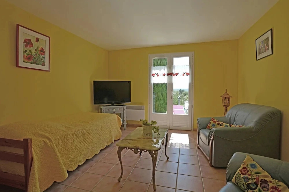 Saint-maximin: Pool & Peace