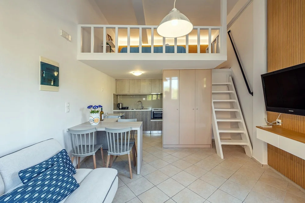 The Walls Apartments by Cretanhouses