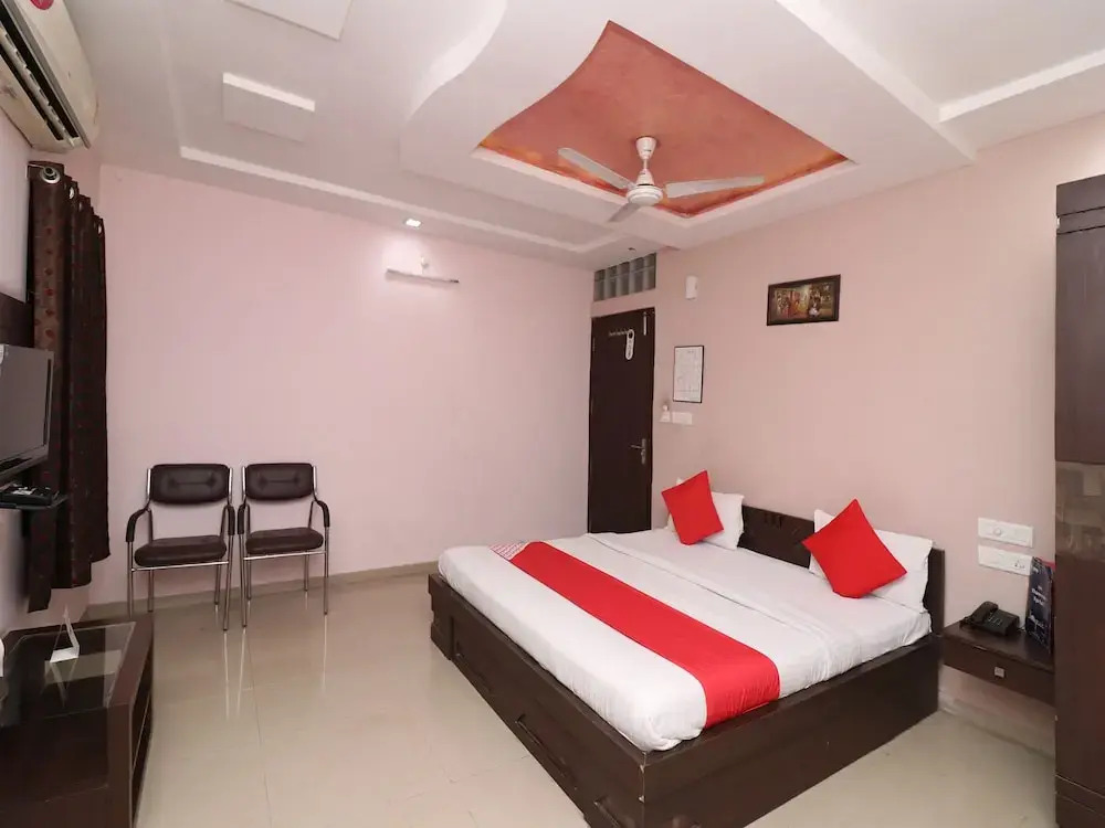 OYO 22872 Hotel Shivam Fort View