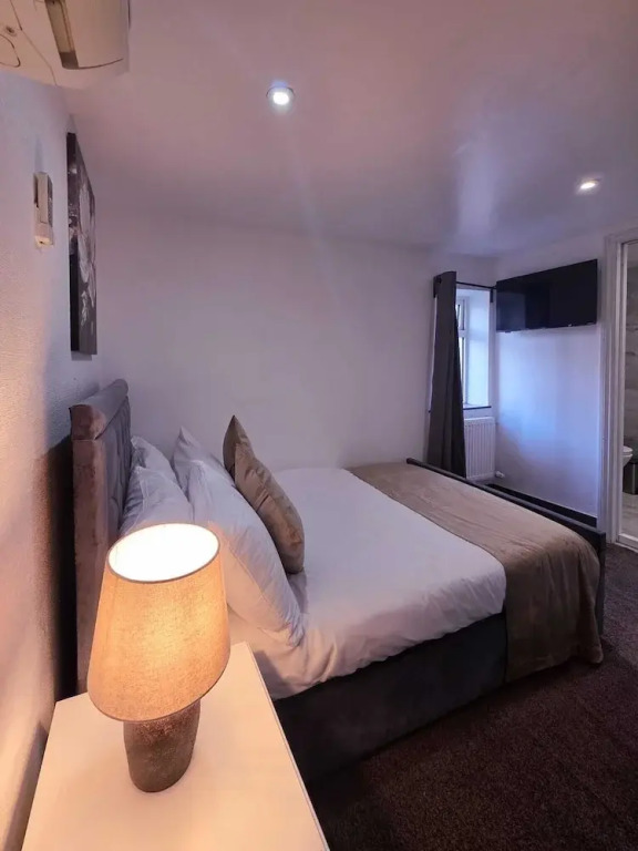 The Courtyard Lodge