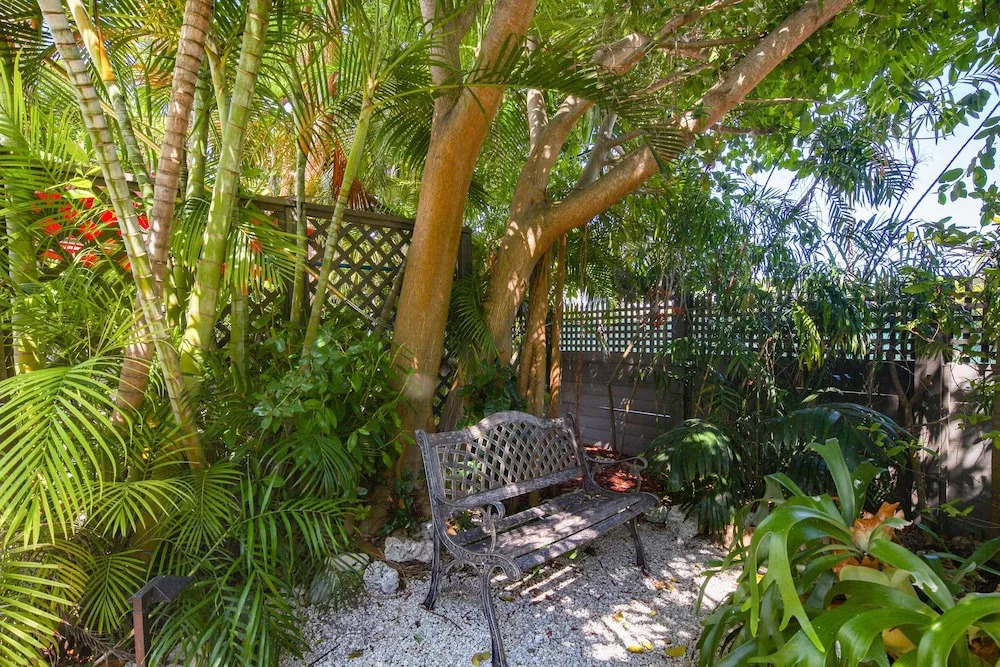 Papa's Hideaway