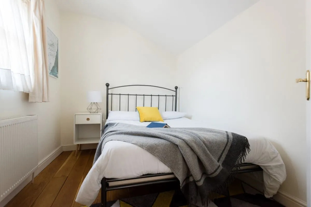The Great Clarendon Lodge - Large & Stylish 4BDR Home
