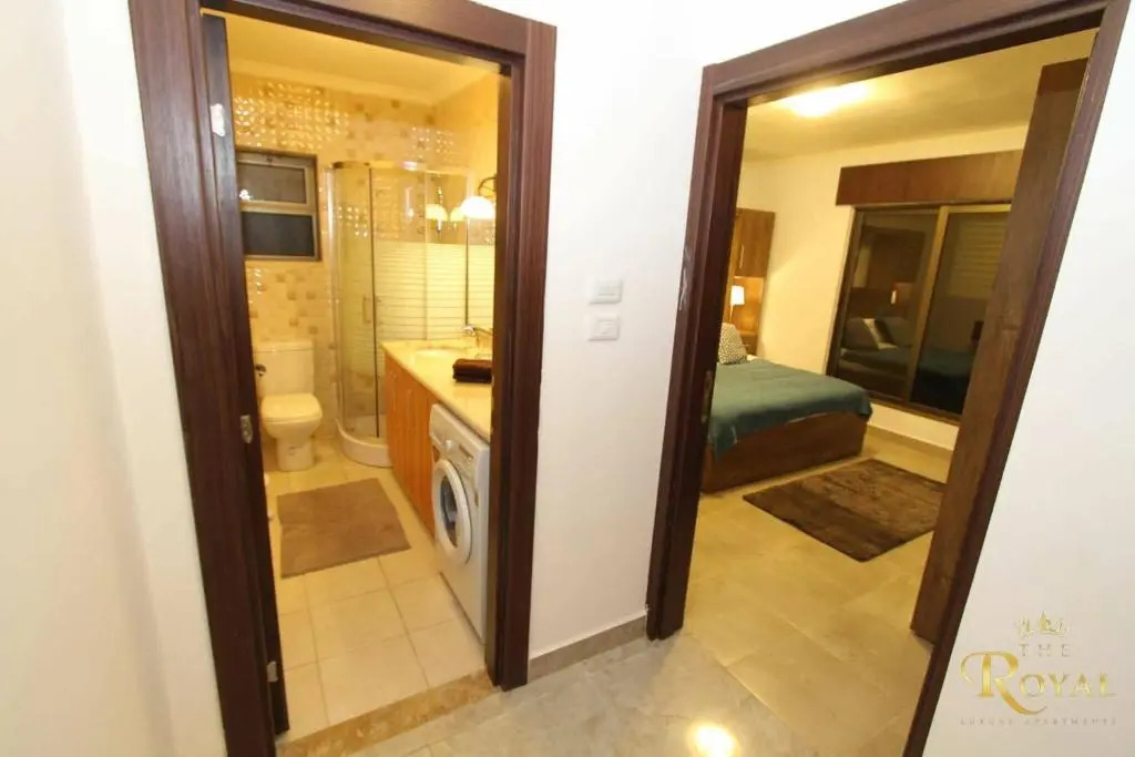 Royal Luxury Apartments & Studios