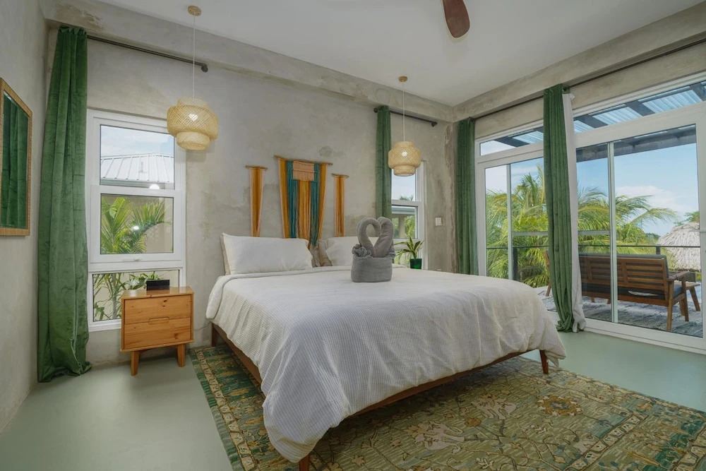 Conmigos 3 Bedroom Condo - Unit 2