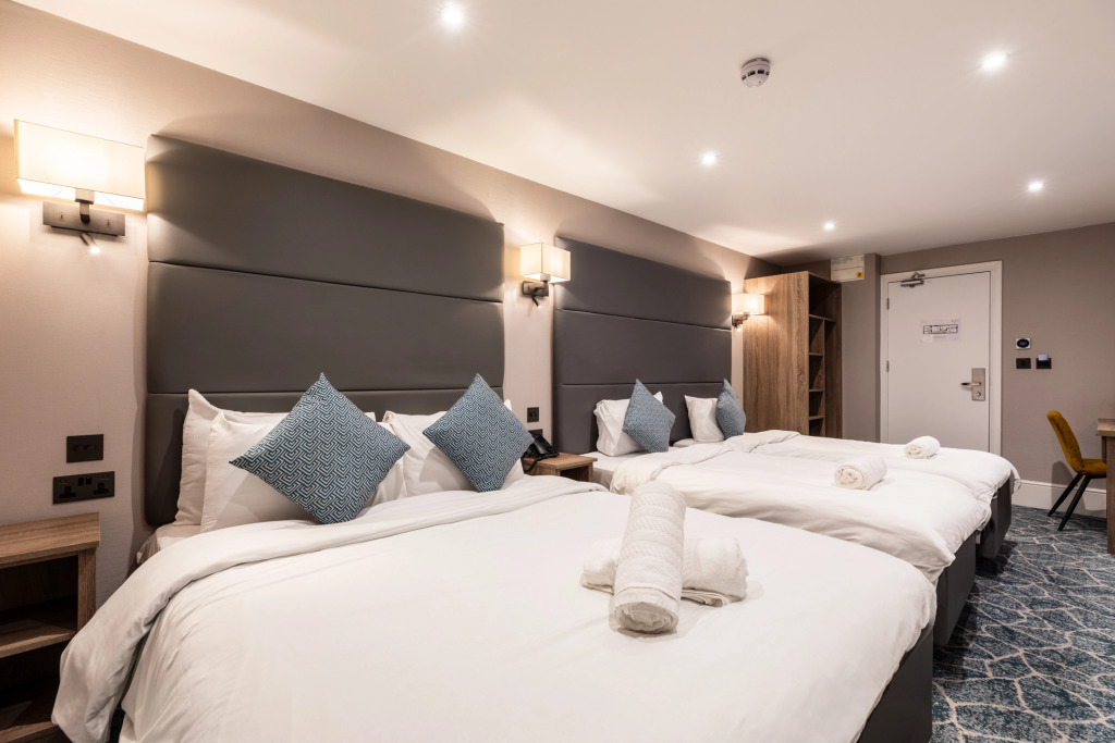 The J Hyde Park Hotel