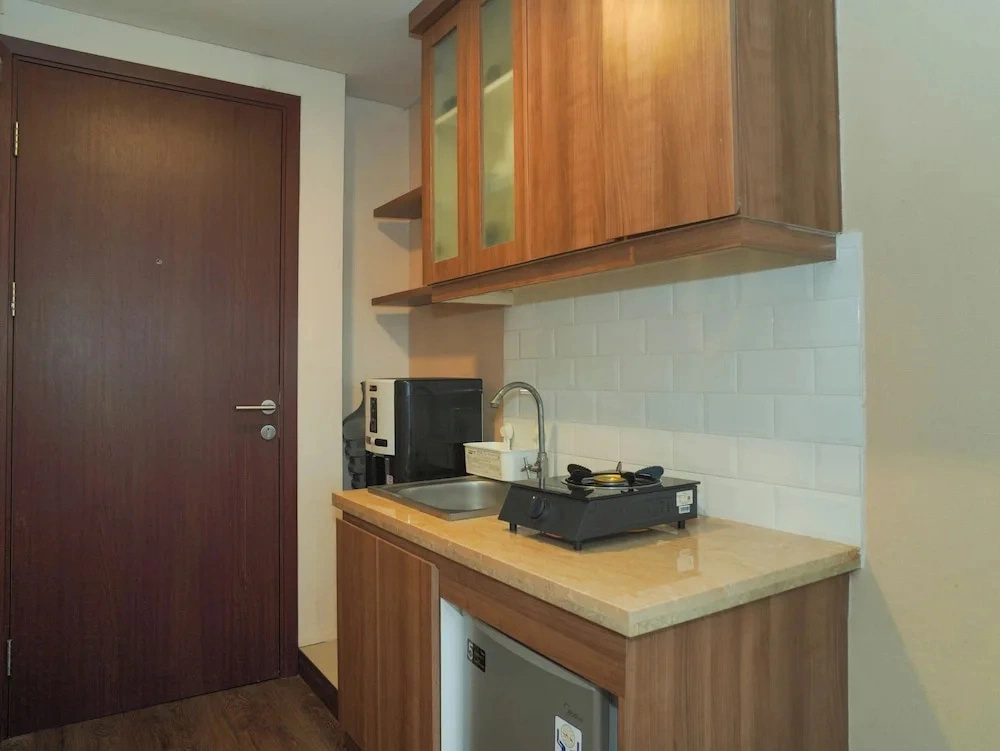 2 Pax Wooden Touch Studio At Parkland Avenue Apartment