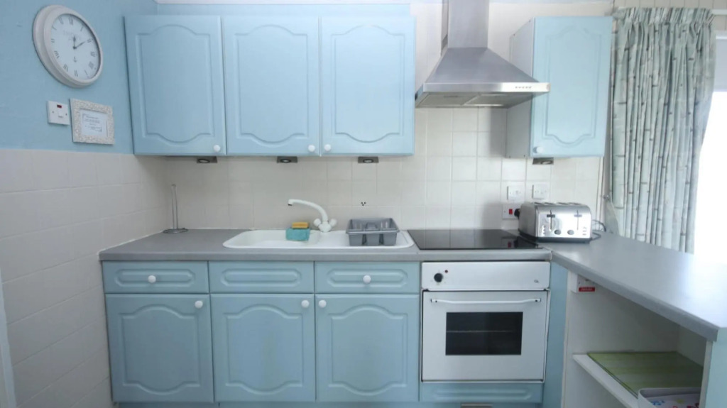 17H Medmerry Park 2 Bedroom Chalet