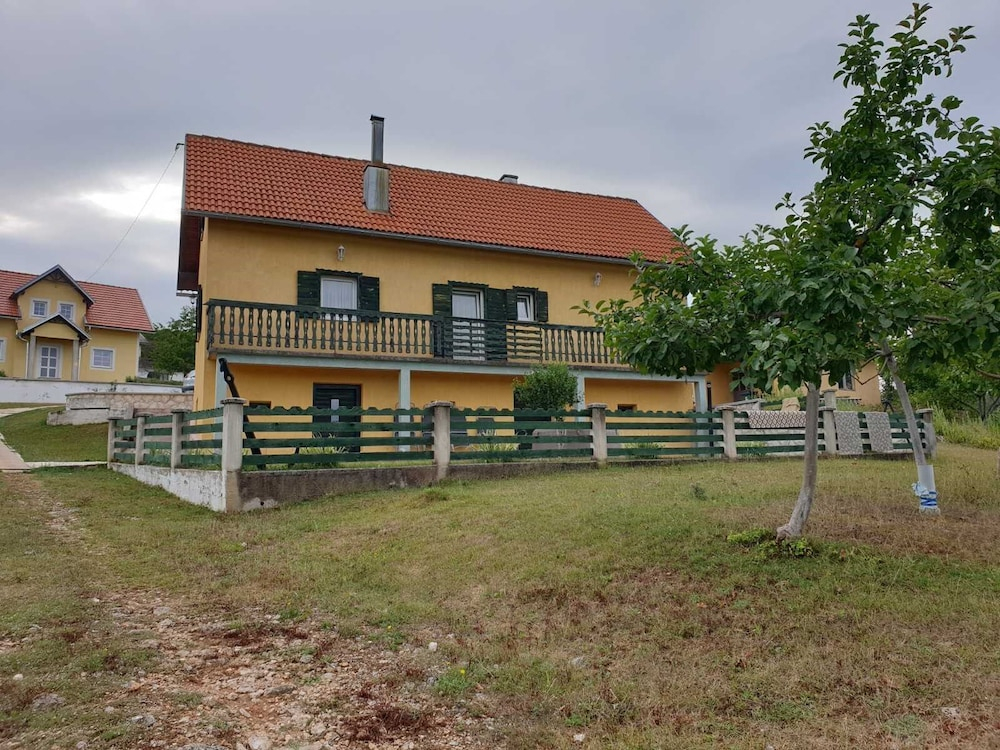 House Roza
