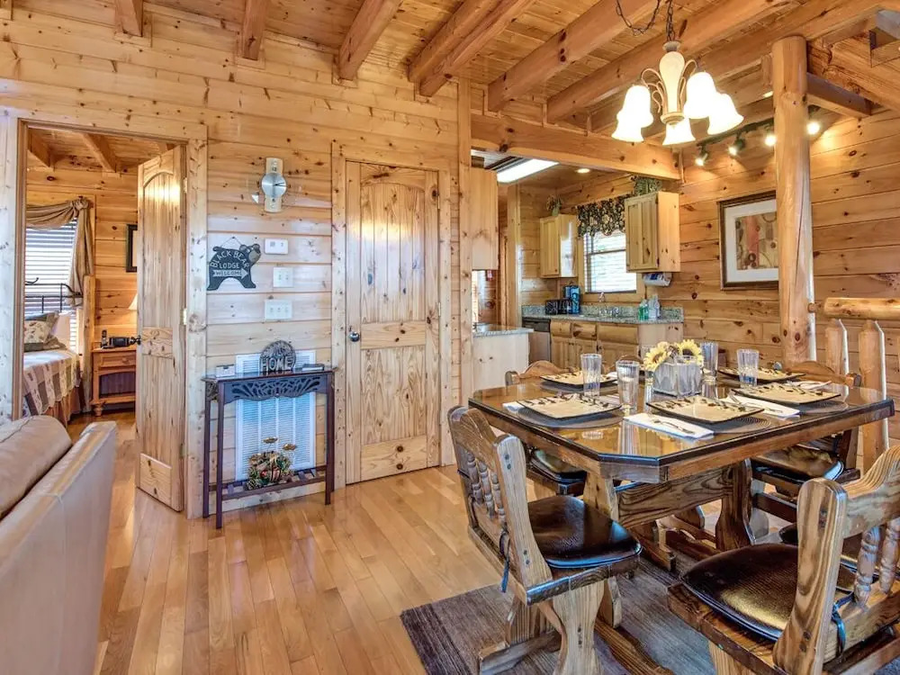 Bella Yani - Three Bedroom Cabin
