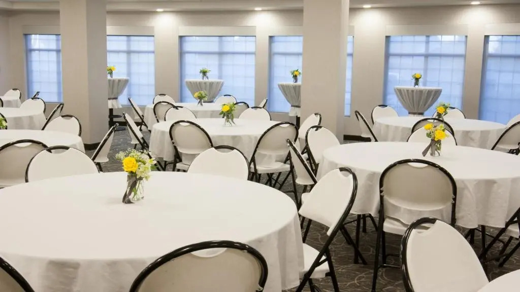 Holiday Inn Express & Suites Cheney by IHG