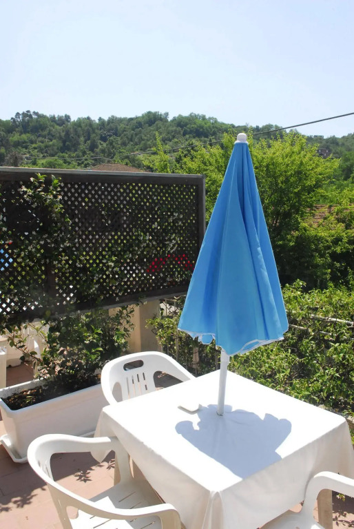 La Pergola Private Parking