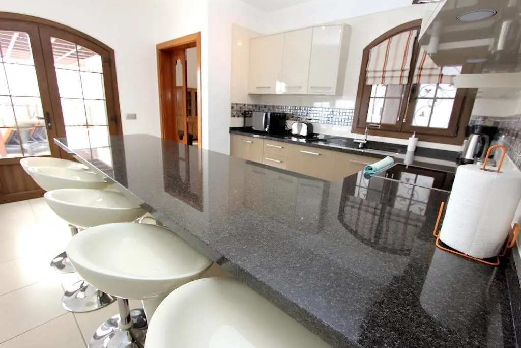 Elegant Villa Oceano Once - Beautiful 5 Bedrooms Private Pool