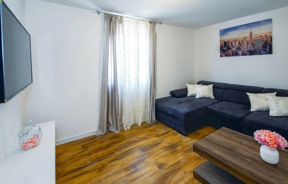 Awesome Home In Sutivan