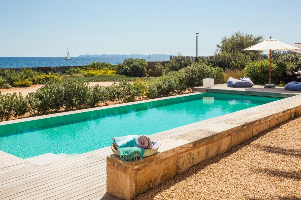 Villa Cabrera With Private Pool 12 Pax