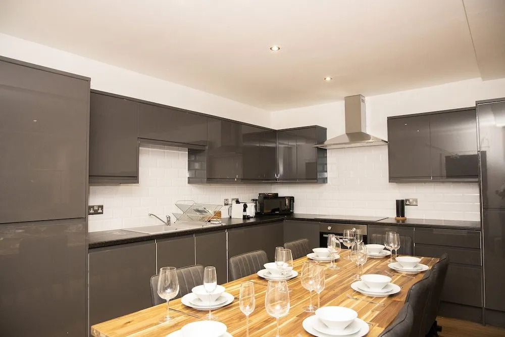 Lord Street Apartments By Happy Days