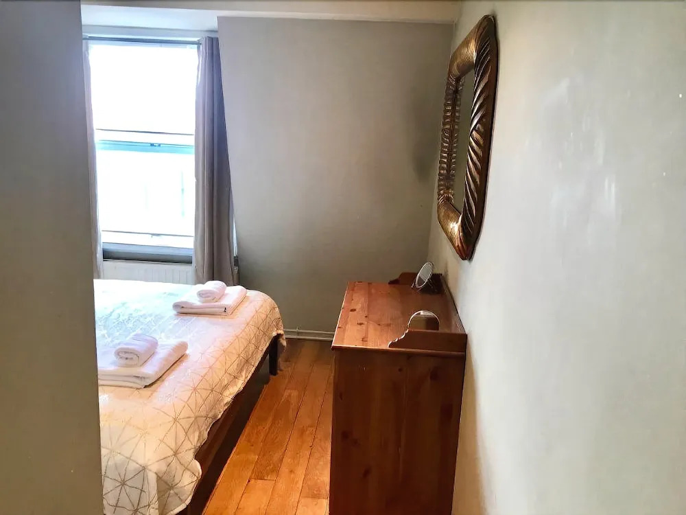 Beautiful & Bright Apartment Next To Museums