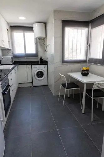 Apartamentos Maruja Roig 1