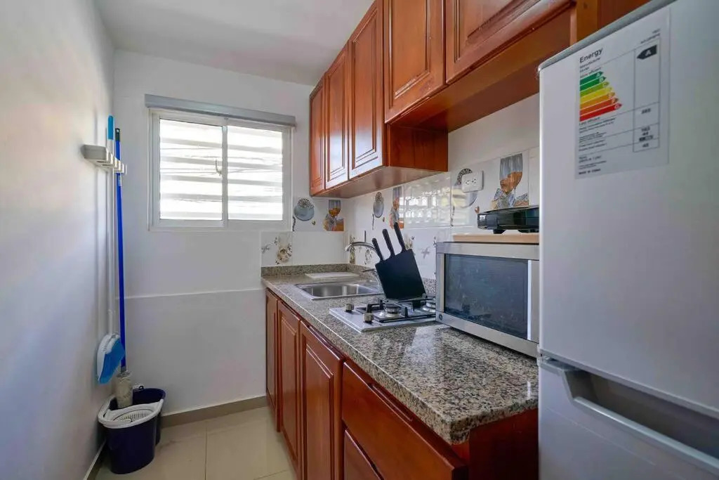 Escape Studio Apartment Close to Agora Mall