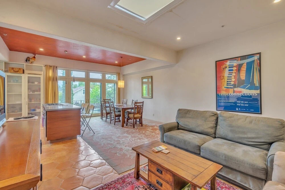 Cypress House & Studio, Walk To Healdsburg Plaza 3 Bedroom Home by RedAwning