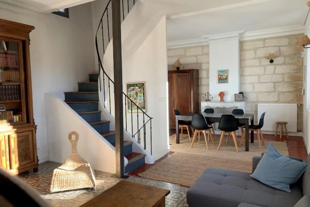 Beautiful House With Garden In Avignon