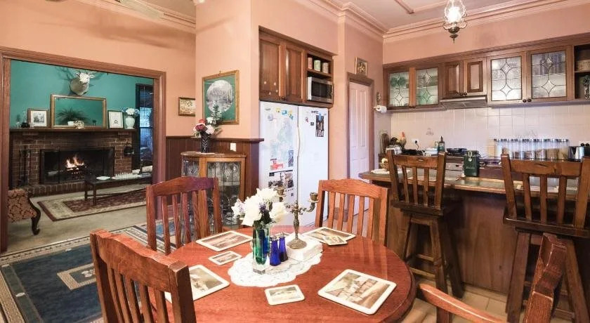 Rustic Refuge Guesthouse