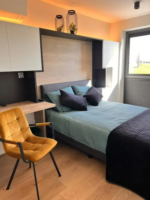 Inova - Comfort Room with Private Bathroom and Shared Facilities