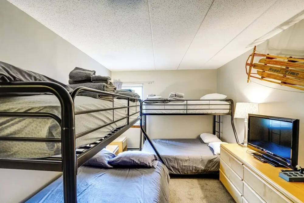 Snow Mountain Condo: Hot Tub + Shuttle to Resort