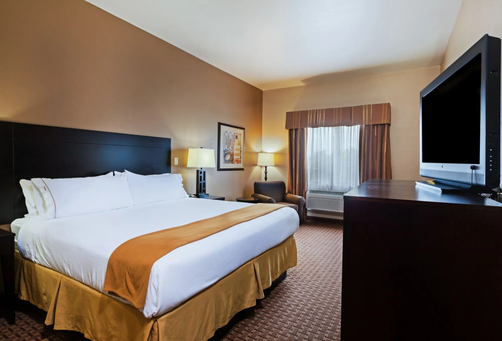 Holiday Inn Express Houston-Alvin by IHG