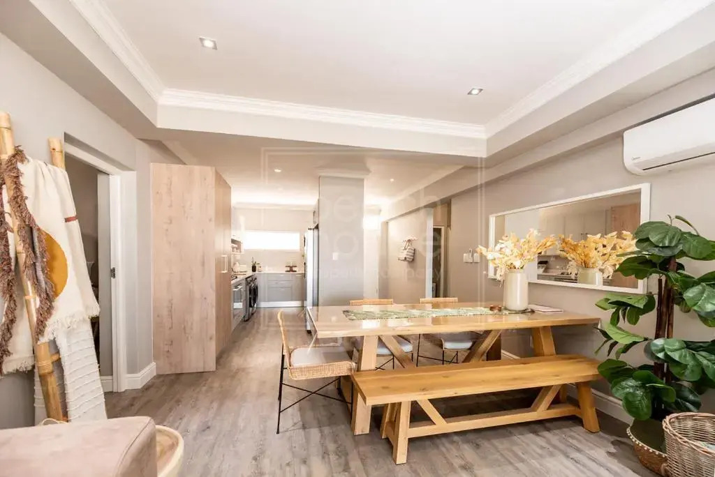Luxury 3 bedroom, 3 bathroom Top floor Beachfront, Big Bay