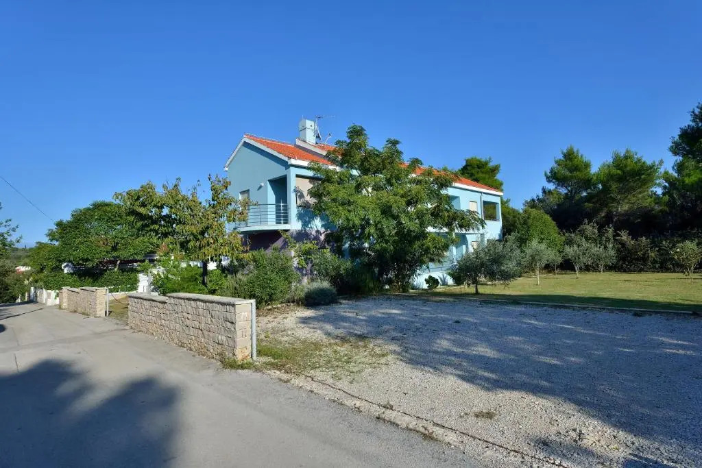 Sara Apartments