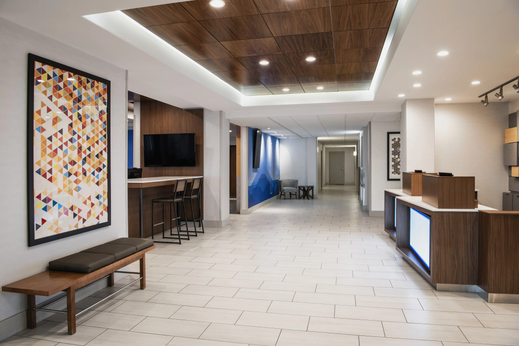 Holiday Inn Express & Suites Saskatoon Centre by IHG