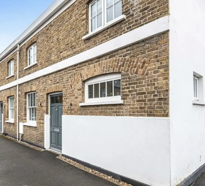 Windsor Mews by Stay Focused SA