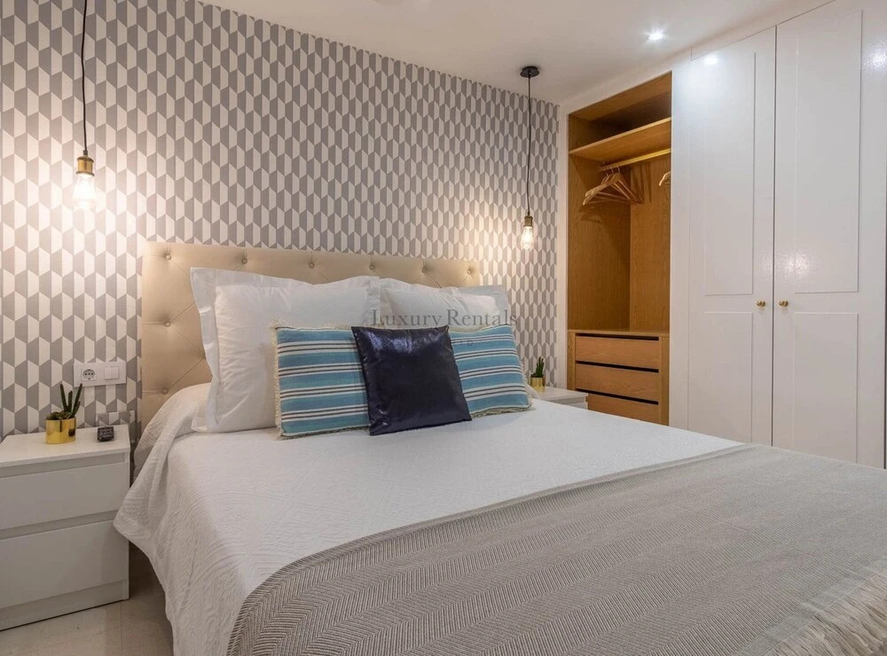 3 Bedrooms Chamberi