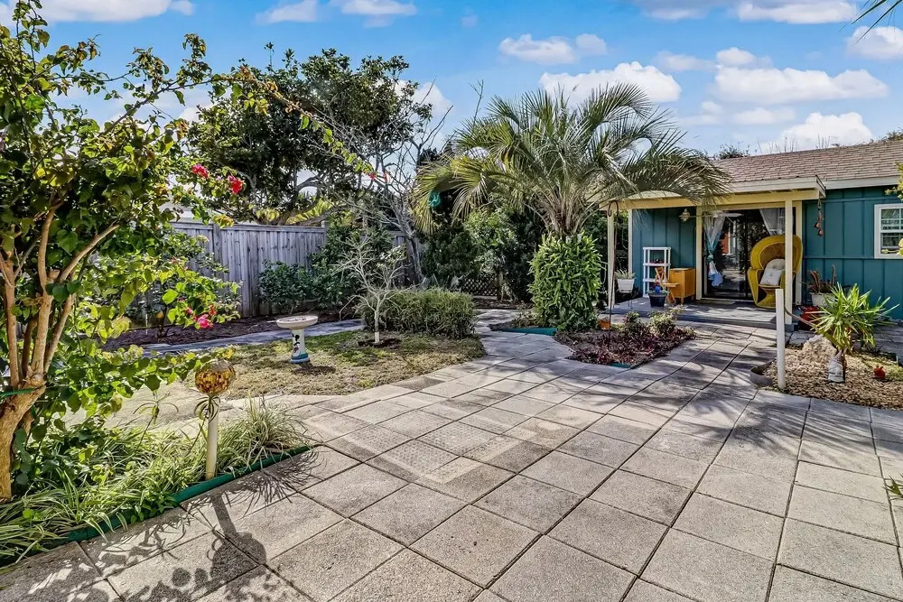 Dog Friendly Old Fernandina Style Home with Extra Studio Room by RedAwning