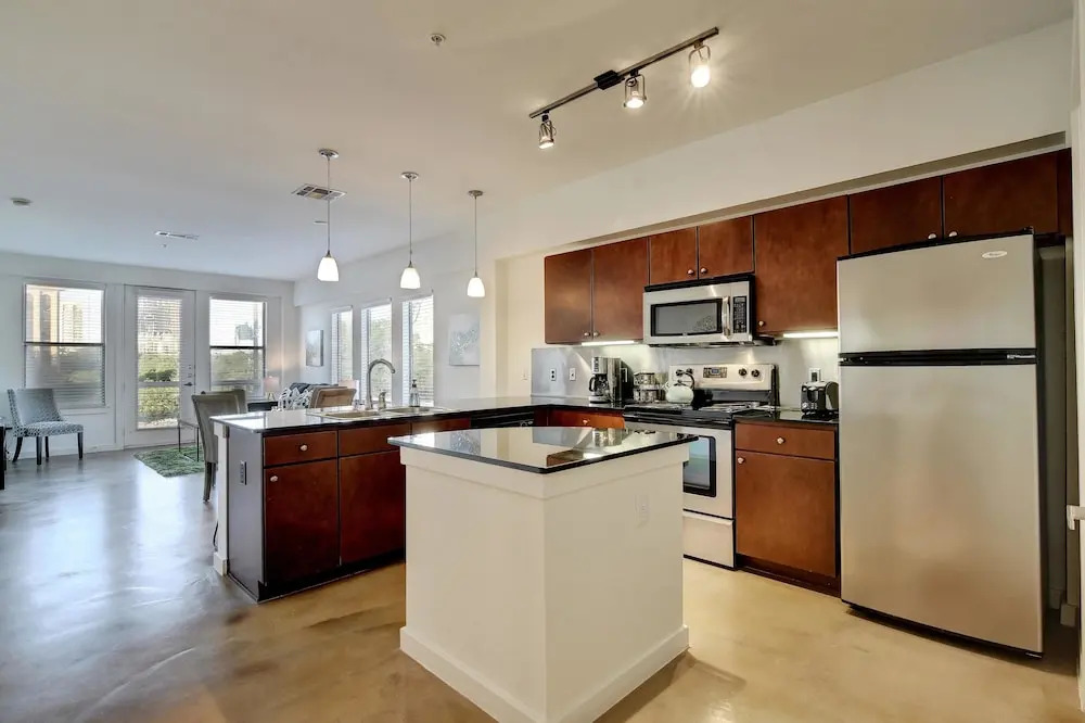 StayLo Luxury 2 Bedroom Apartment