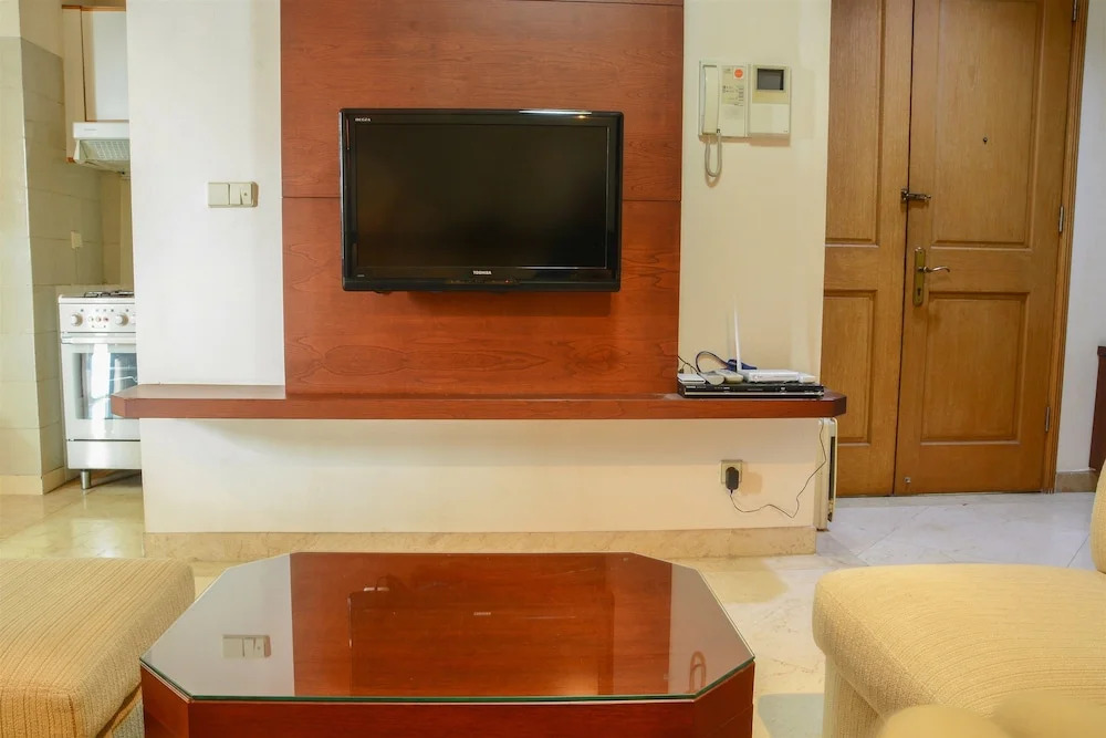 Big 1 Bedroom Park Royale Apartment By Travelio