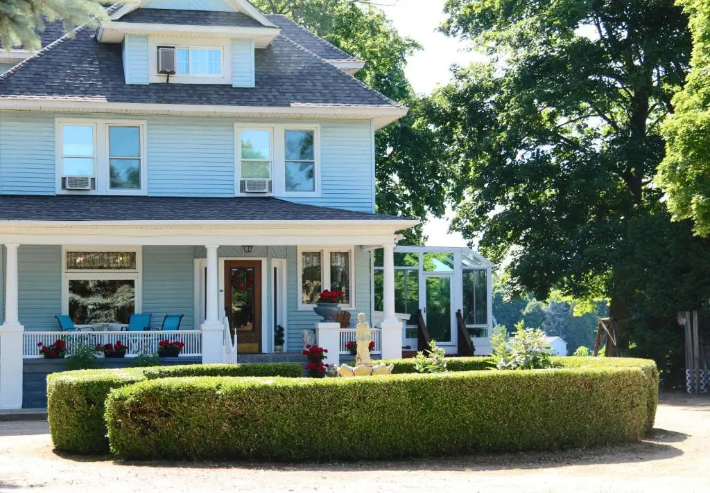 J. Paule's Fenn Inn