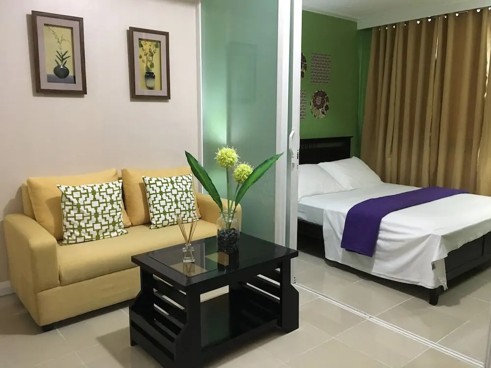 Robinsons Studio W Balcony Rpr03