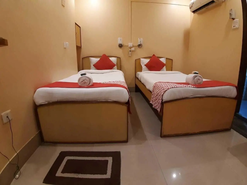 OYO 7359 Hotel Rhino