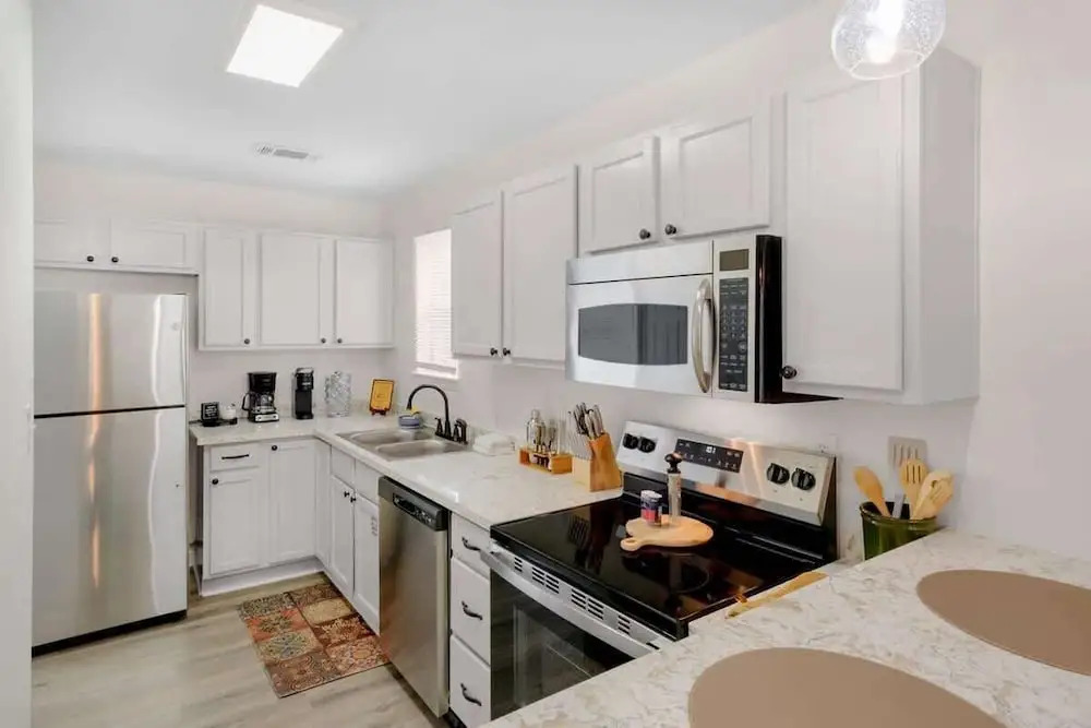 Cozy 2 Bed/1.5 Bath Duplex Just Blocks From Downtown Biloxi