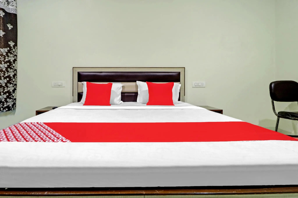OYO 76181 Hotel Raj Residency