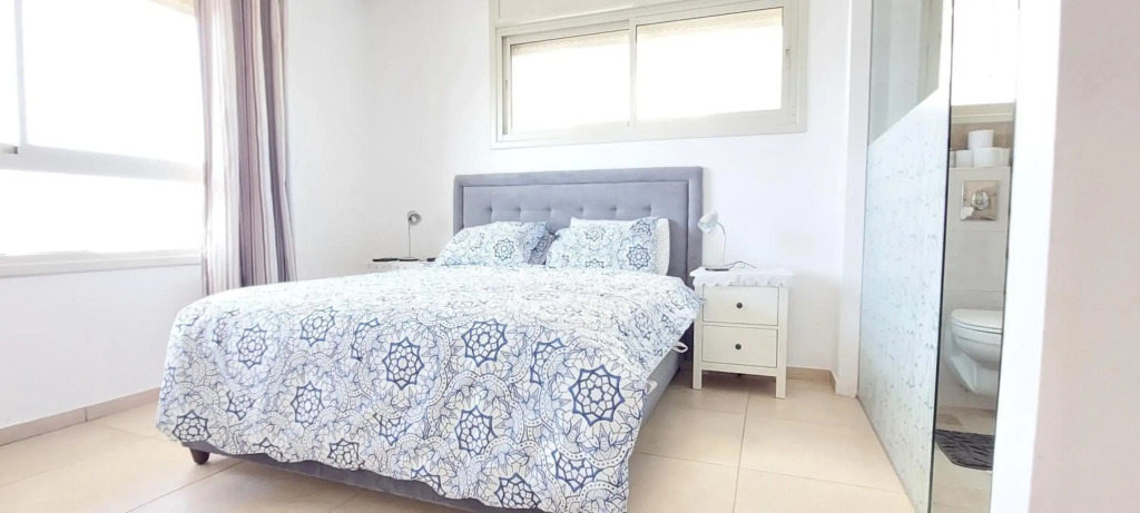 Best location near Leonardo Hotel sea view