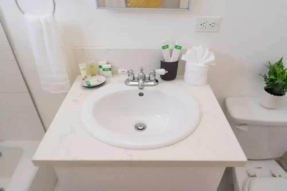 Tranquil 2BR Home in Beautiful Neighborhood P24