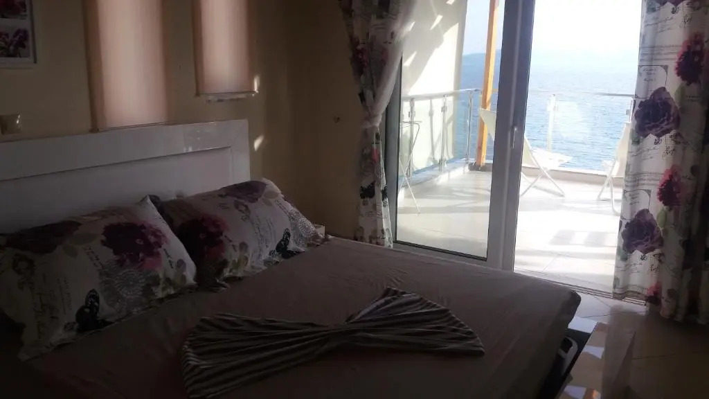 Anna Apartments