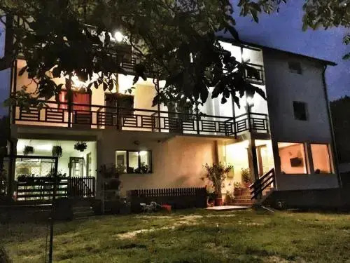 camere de închiriat livada cu meri