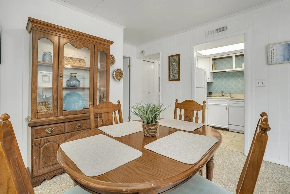 Gullway Villas 408 Unit 204 2 Bedroom Condo by Redawning